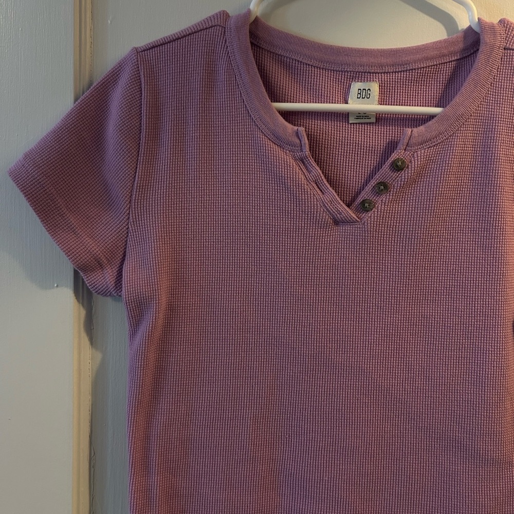 urban outfitters lilac crop-top